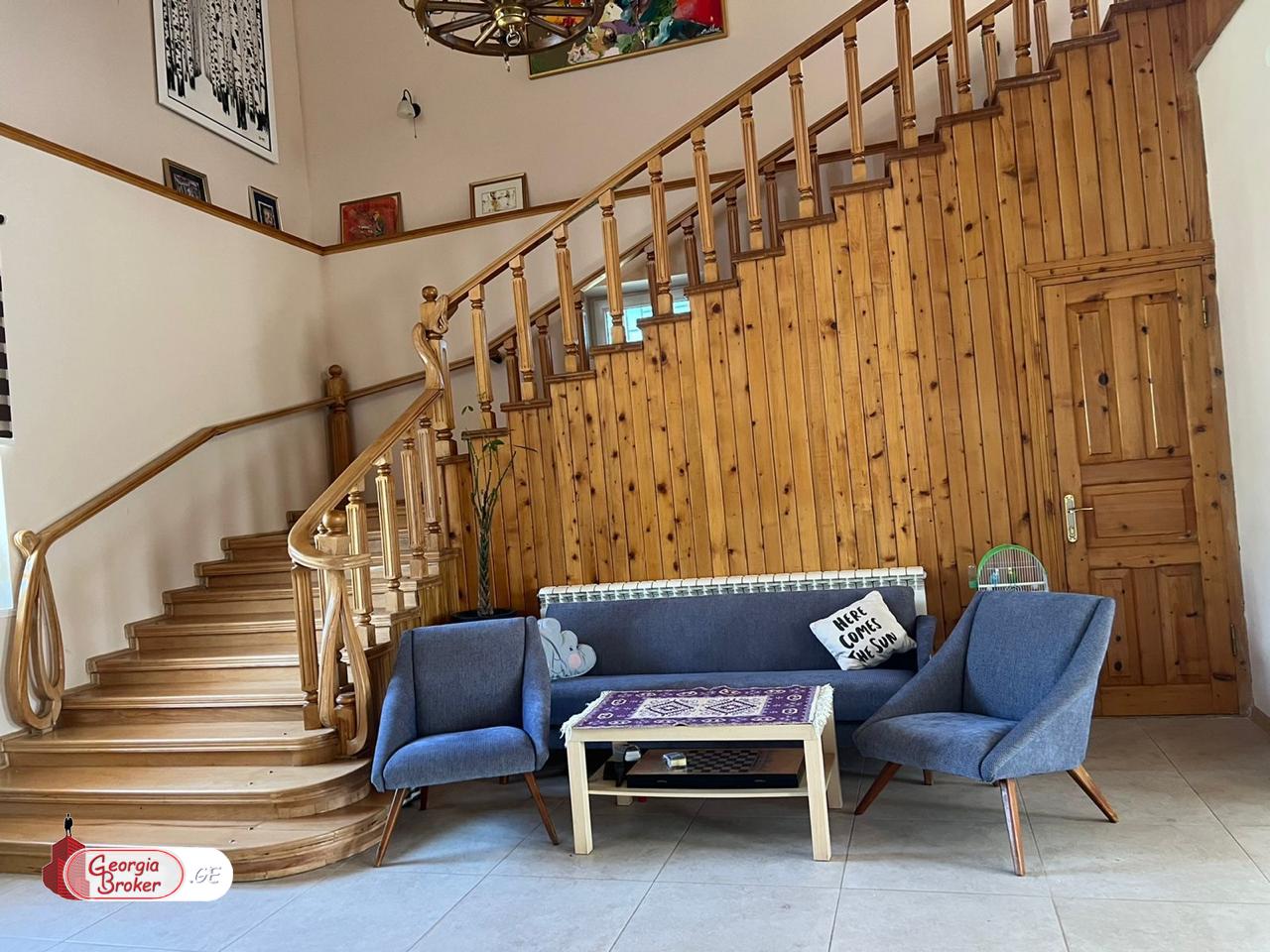 ქირავდება ახალი გარემონტებული 10 ოთახიანი სახლი საგურამოში